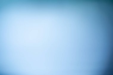 Açık mavi arkaplan, renkli gölgeler, tamamen bulanık. Grafikler için yumuşak renkler