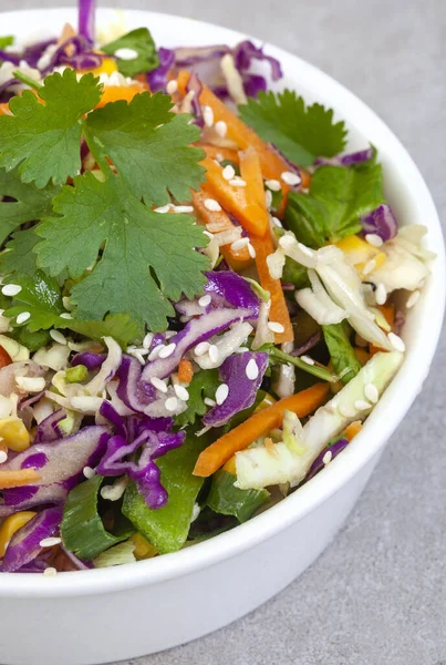 Cole Sla Salade Met Aziatische Smaken — Stockfoto