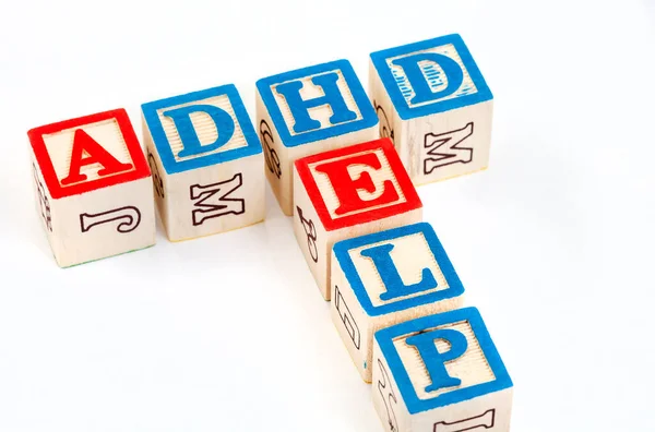 ADHD ve Çocuklara Yardım beyaz harf blokları