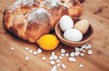 Caliper pinza bread with traditional boiled egg for Easter and holidays. Typical dessert of Northern Italy
