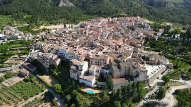 İspanya 'nın Katalunya kentindeki Rivera d' Ebre kasabasının hava manzarası