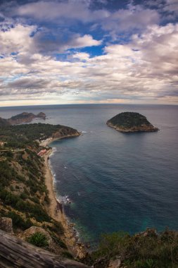 Costa Blanca 'daki Benitatxell kıyısı, Alicia.