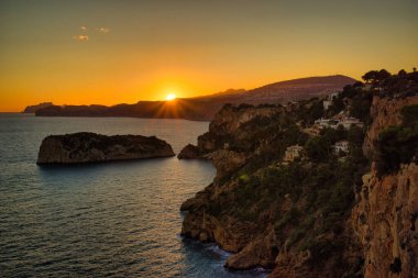 İspanya, Costa Blanca 'daki Benitatxell kıyısı.