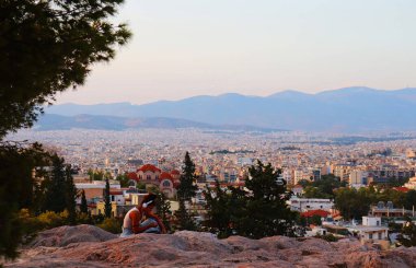 Atina, Yunanistan, 9.8.2019: Atina şehir görüşü