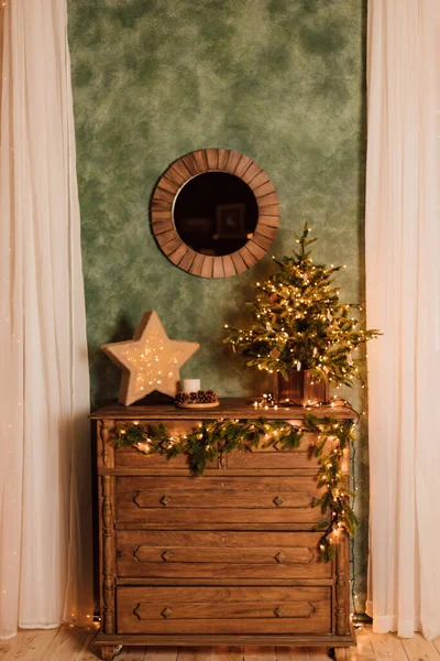 Antique Ξύλινο Καφέ Συρταριέρα Χριστουγεννιάτικη Διακόσμηση Υψηλής Ποιότητας Φωτογραφία — Φωτογραφία Αρχείου