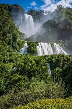 Cascata delle Marmore (Marmore Şelalesi), İtalya 'nın Umbria bölgesinde Terni yakınlarında bulunan antik Romalılar tarafından yapılmış bir şelaledir..