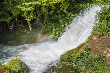 Cascata delle Marmore (Marmore Şelalesi), İtalya 'nın Umbria bölgesinde Terni yakınlarında bulunan antik Romalılar tarafından yapılmış bir şelaledir..