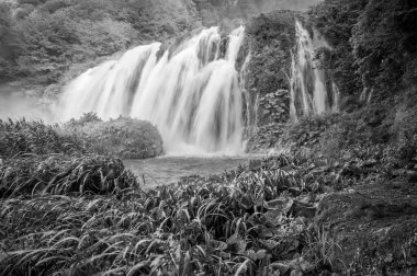 Cascata delle Marmore (Marmore Şelalesi), İtalya 'nın Umbria bölgesinde Terni yakınlarında bulunan antik Romalılar tarafından üretilen bir şelaledir..