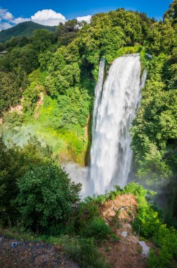 Cascata delle Marmore (Marmore Şelalesi), İtalya 'nın Umbria bölgesinde Terni yakınlarında bulunan antik Romalılar tarafından yapılmış bir şelaledir..