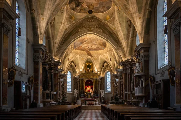 Brunico イタリア 2022年1月4日 イタリア ブルニコの教会のインテリア — ストック写真