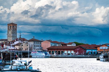 Marano Gölünün güzel manzarası, İtalya