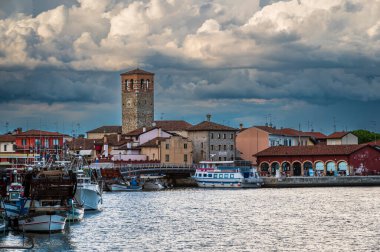 Marano Gölünün güzel manzarası, İtalya