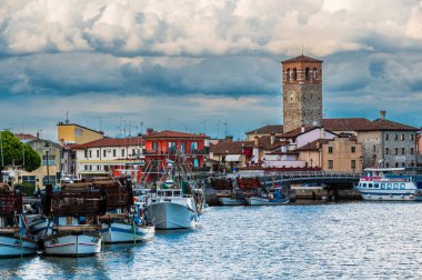 Marano Gölünün güzel manzarası, İtalya