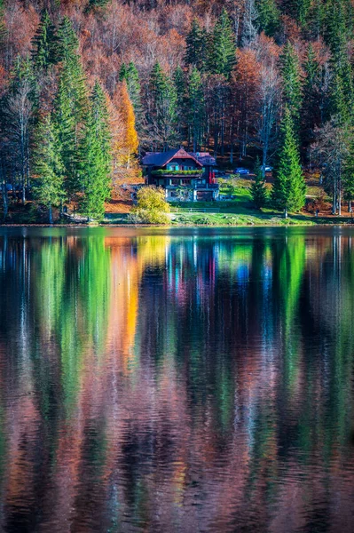 Krásná Jezera Fusine Podzimní Sezóně Region Friuli Venezia Giulia Itálie — Stock fotografie