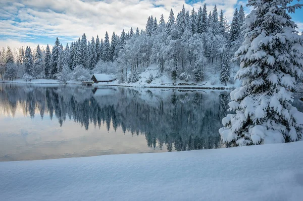 Красивый Зимний Пейзаж Озер Фузине Италия — стоковое фото