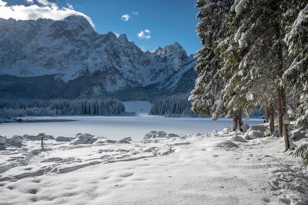 Prachtig Winterlandschap Van Fusine Meren Italië — Stockfoto