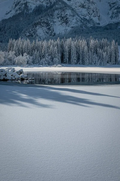 Красивый Зимний Пейзаж Озер Фузине Италия — стоковое фото