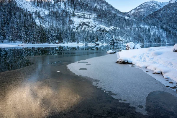 Talya Predil Gölü Nün Güzel Kış Manzarası — Stok fotoğraf