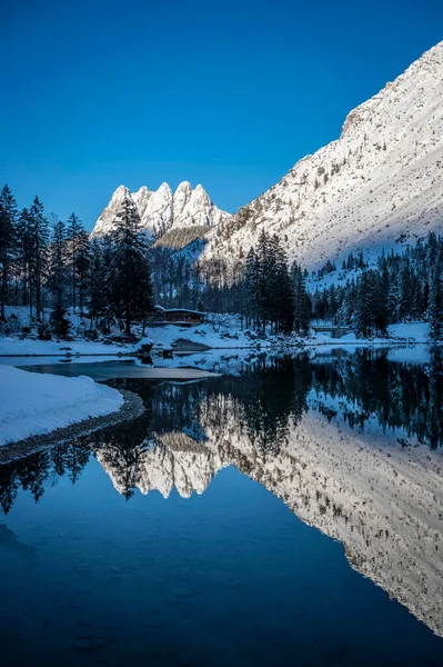 Hermosa Vista Invierno Del Lago Predil Italia — Foto de Stock
