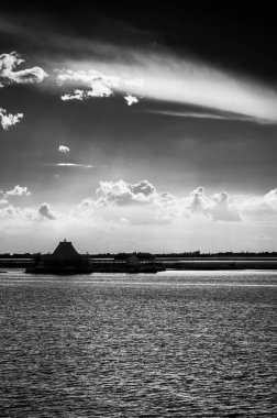 Marano Gölünün güzel manzarası, İtalya