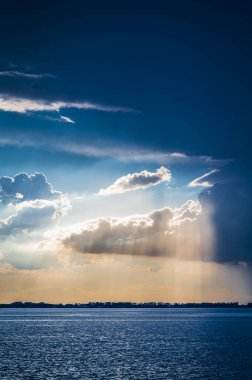 Marano Gölünün güzel manzarası, İtalya