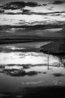 Marano Gölünün güzel manzarası, İtalya