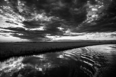 Marano Gölünün güzel manzarası, İtalya