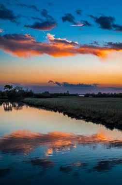 Marano Gölünün güzel manzarası, İtalya