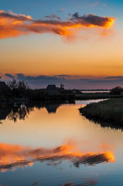 Marano Gölünün güzel manzarası, İtalya