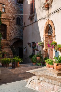 Umbria 'daki köyün ortaçağ mimarisi, büyü.