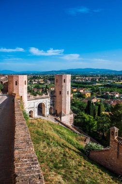 Umbria 'daki köyün ortaçağ mimarisi, büyü.