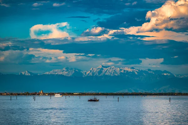 Marano Gölünün Güzel Manzarası Talya — Stok fotoğraf