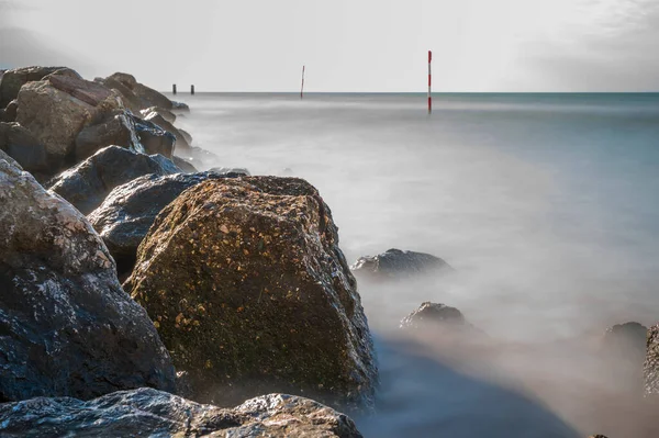 Schöne Aussicht Auf Das Meer Und Die Felsen — Stockfoto