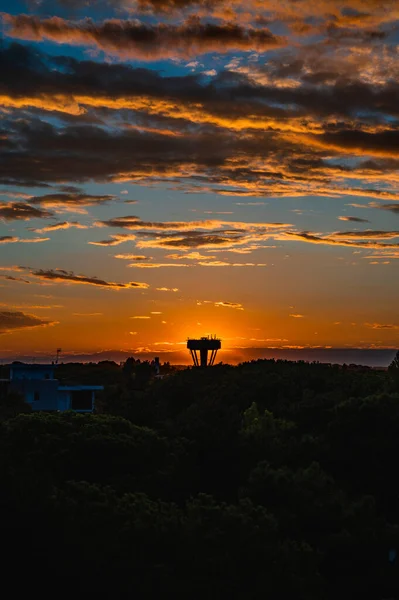 Zachód Słońca Jasnymi Chmurami — Zdjęcie stockowe