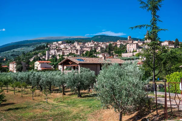 Umbria 'da eski bir ortaçağ köyü olan 