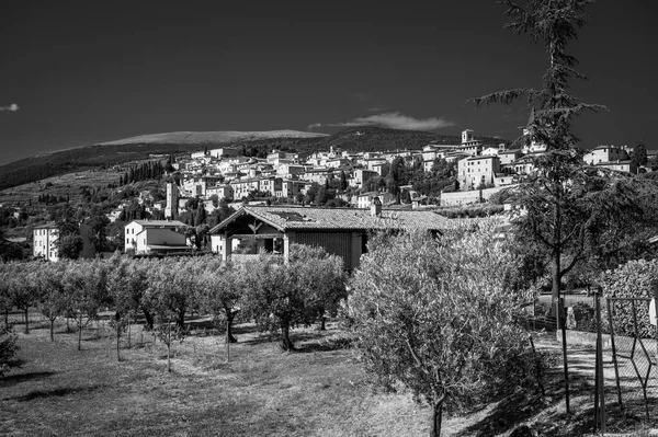 Černobílá Fotografie Magie Spella Starověké Středověké Vesnice Umbrii — Stock fotografie