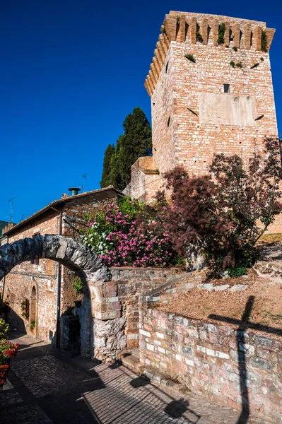 Umbria村的中世纪建筑 Spello的魔力 — 图库照片