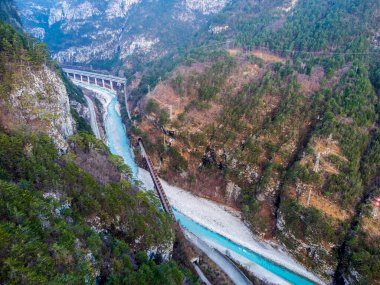 Güzel Chiusaforte Raunis 'in manzaralı çekimi, İtalya