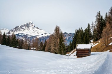 Karlı La Val, Alta Val Badia, Güney Tyrol, İtalya