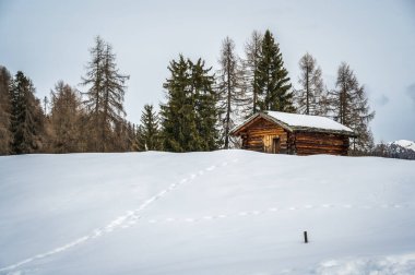 Karlı La Val, Alta Val Badia, Güney Tyrol, İtalya
