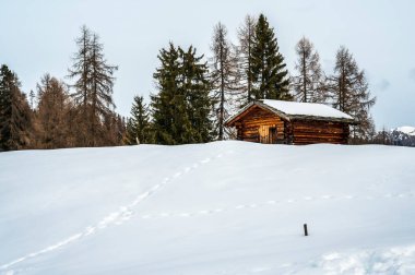 Karlı La Val, Alta Val Badia, Güney Tyrol, İtalya