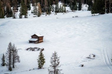 Karlı La Val, Alta Val Badia, Güney Tyrol, İtalya