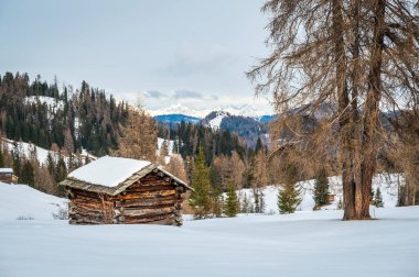Karlı La Val, Alta Val Badia, Güney Tyrol, İtalya