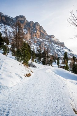 Karlı La Val, Alta Val Badia, Güney Tyrol, İtalya