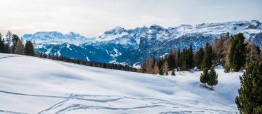 Karlı La Val, Alta Val Badia, Güney Tyrol, İtalya