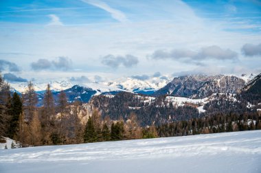 Karlı La Val, Alta Val Badia, Güney Tyrol, İtalya