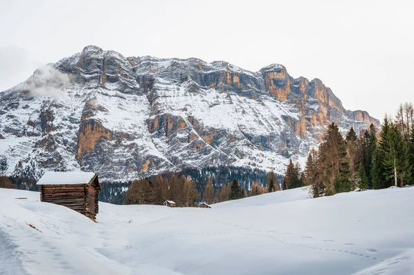 Malebný Záběr Zasněženého Val Alta Val Badia Jižní Tyrolsko Itálie — Stock fotografie