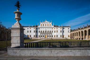 Villa Manin, Venedik Valisi 'nin eski konutu. Günbatımının renkleri. Passariano, Codroipo