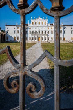 Villa Manin, Venedik Valisi 'nin eski konutu. Günbatımının renkleri. Passariano, Codroipo