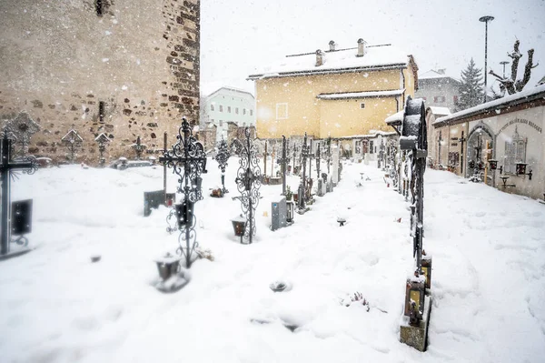 Cimetière Dans Vieille Ville Européenne Pendant Hiver San Candido Italie — Photo